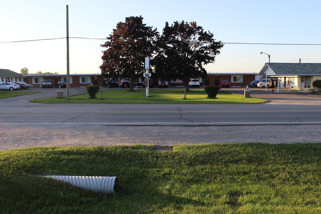 Colonial Motel Chatham-Kent Ngoại thất bức ảnh
