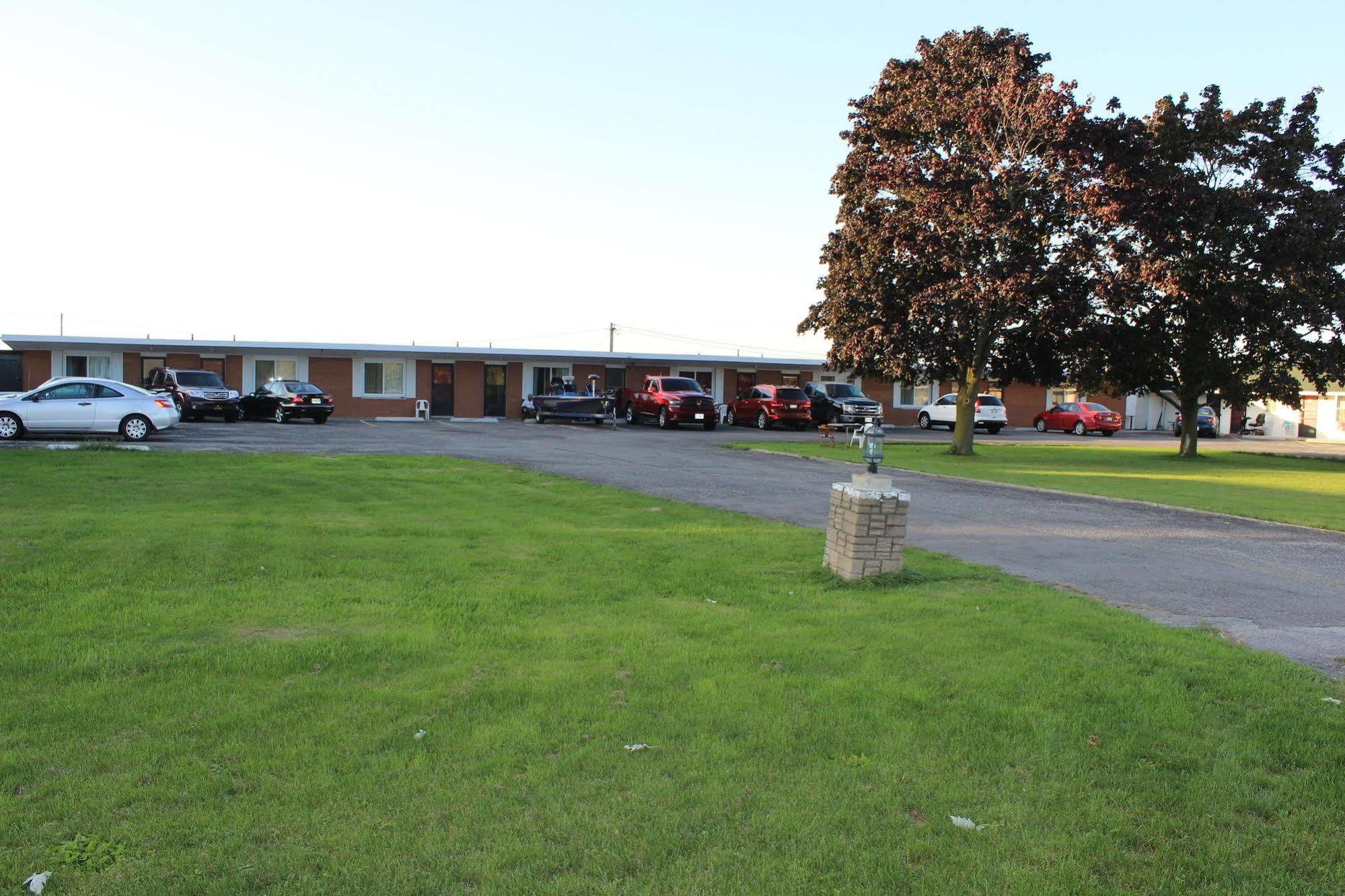 Colonial Motel Chatham-Kent Ngoại thất bức ảnh